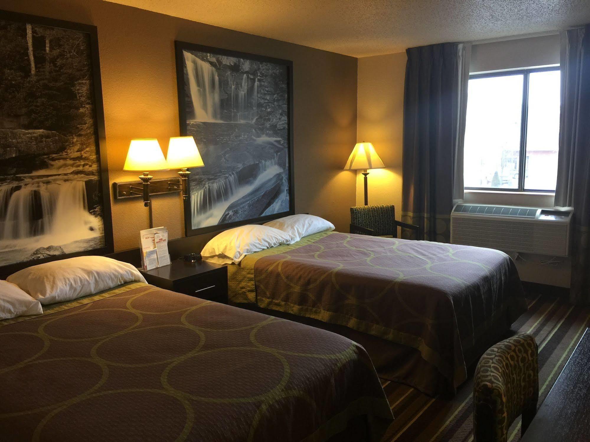 Super 8 By Wyndham Weston Wv Hotel Exterior foto